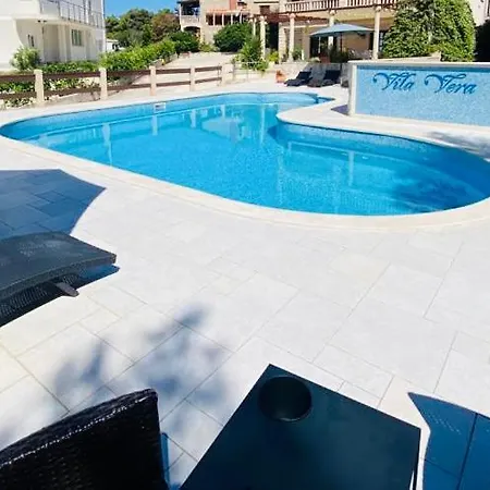 Vera Seafront Apartman Sumartin