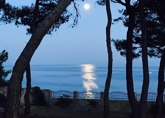 Vera Seafront * Sumartin