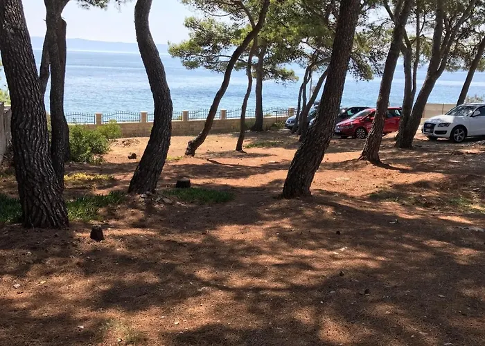 Vera Seafront * Sumartin