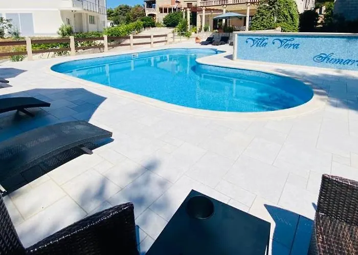 Vera Seafront Appartement Sumartin