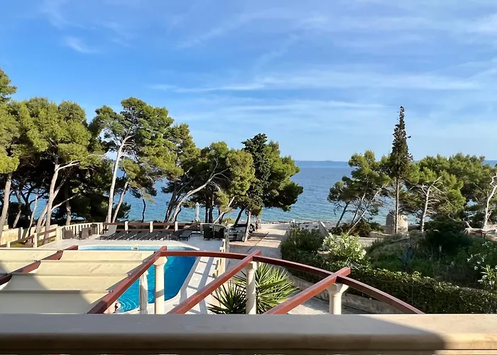 Vera Seafront * Sumartin