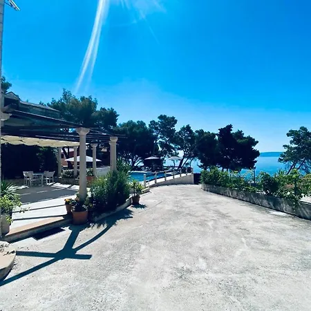 Vera Seafront Apartment