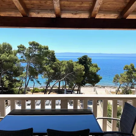 Apartment Vera Seafront Sumartin