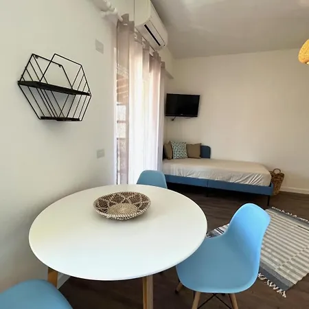Apartment Vera Seafront Sumartin
