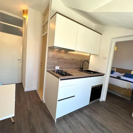Apartment Vera Seafront *