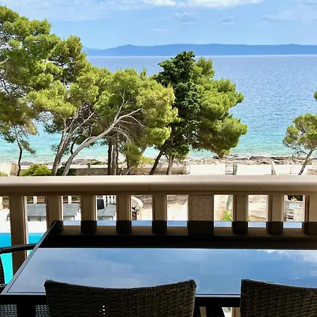 Apartment Vera Seafront Sumartin