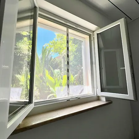 Vera Seafront Apartament *