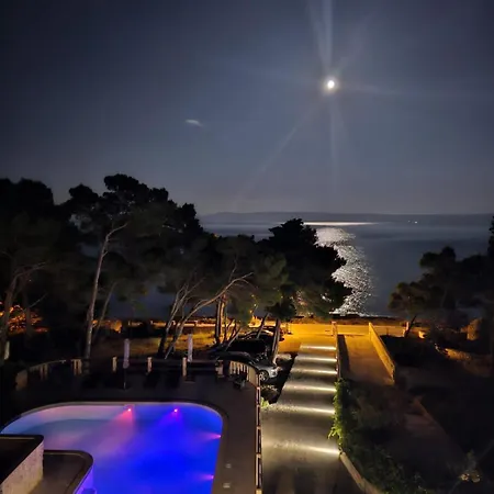 Vera Seafront Apartament