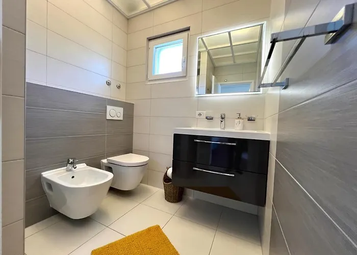 Apartment Vera Seafront Sumartin