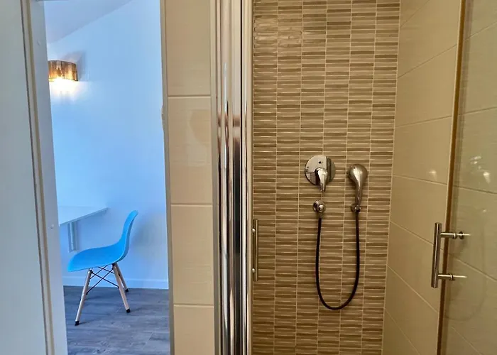 Vera Seafront Apartment Sumartin