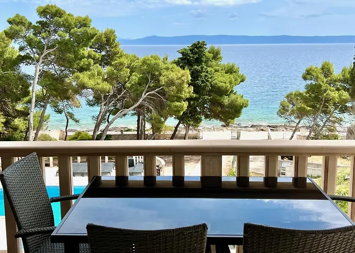 Apartment Vera Seafront Sumartin