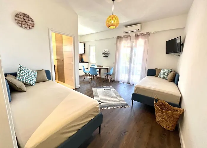 Vera Seafront Sumartin